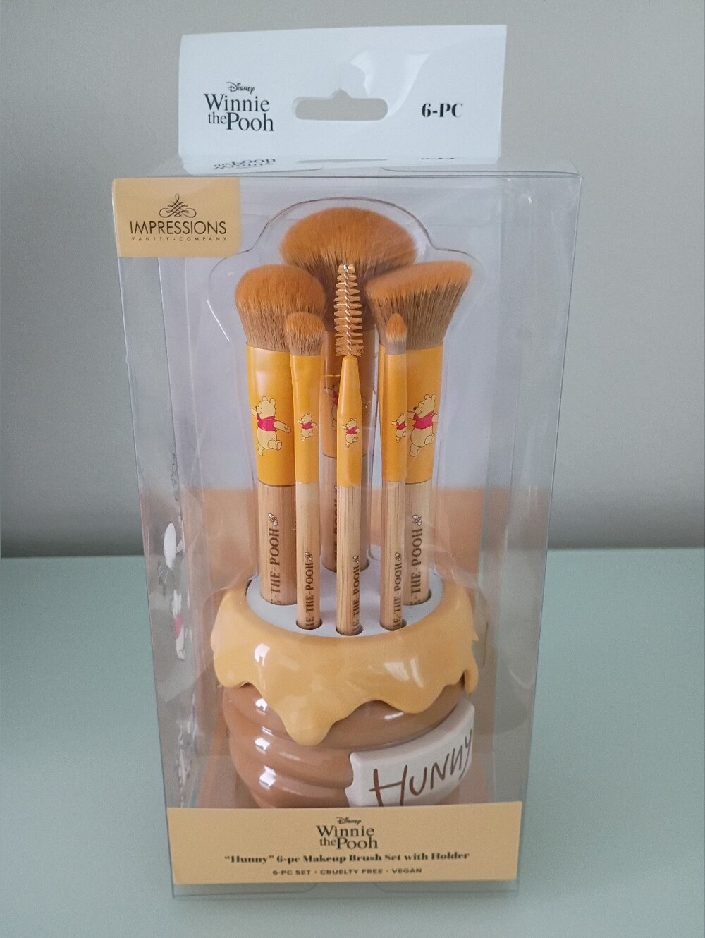 Disney Winnie the Pooh "HUNNY" 6-PC Makeup Brush Set with Holder - Picture 2 of 2